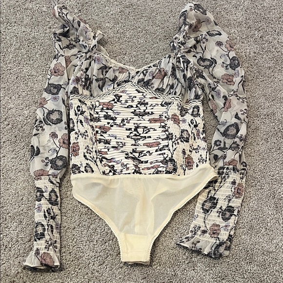 Free People Brunch Date Long Sleeve Floral Bodysuit| Size XS| NWT - Picture 2 of 7